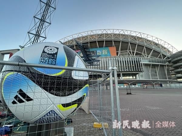 【双方首发以及替补信息】勒沃库森出场阵容：1-赫拉德茨基、22-博尼法斯（72’ 14-希克）、7-霍夫曼（83’ 23-哈卢泽克）、10-维尔茨（87’ 11-阿米里）、30-弗林蓬（83’ 19-泰拉）、34-扎卡、25-帕拉西奥斯（83’ 3-辛卡皮）、20-格里马尔多、6-克斯索诺、4-塔、12-塔普索巴勒沃库森替补未出场：2-斯塔尼西奇、17-科瓦尔、21-阿德利、8-安德里奇法兰克福出场阵容：1-特拉普、24-杜达、35-图塔、4-科赫（64’ 5-斯莫西奇）、3-帕乔、27-格策（64’ 15-斯希里）、16-雨果（72’ 47-埃利亚斯）、36-克瑙夫、8-法雷斯（82’ 18-恩甘坎）、26-埃比姆贝（72’ 23-海于格）、29-恩库恩库法兰克福替补未出场：33-格拉尔、20-长谷部诚、31-马克斯、48-费里